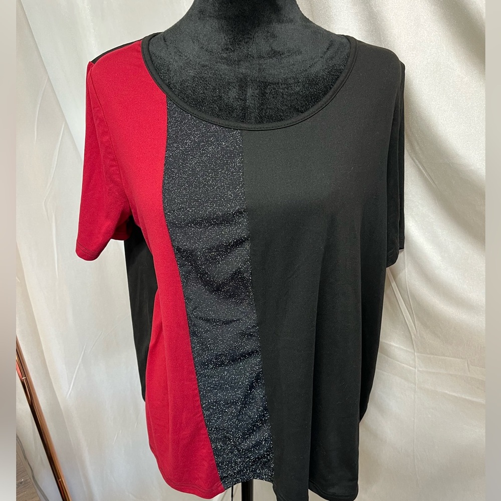 🌹SHEIN Black and‎ Red Boxy Short Sleeve Tee